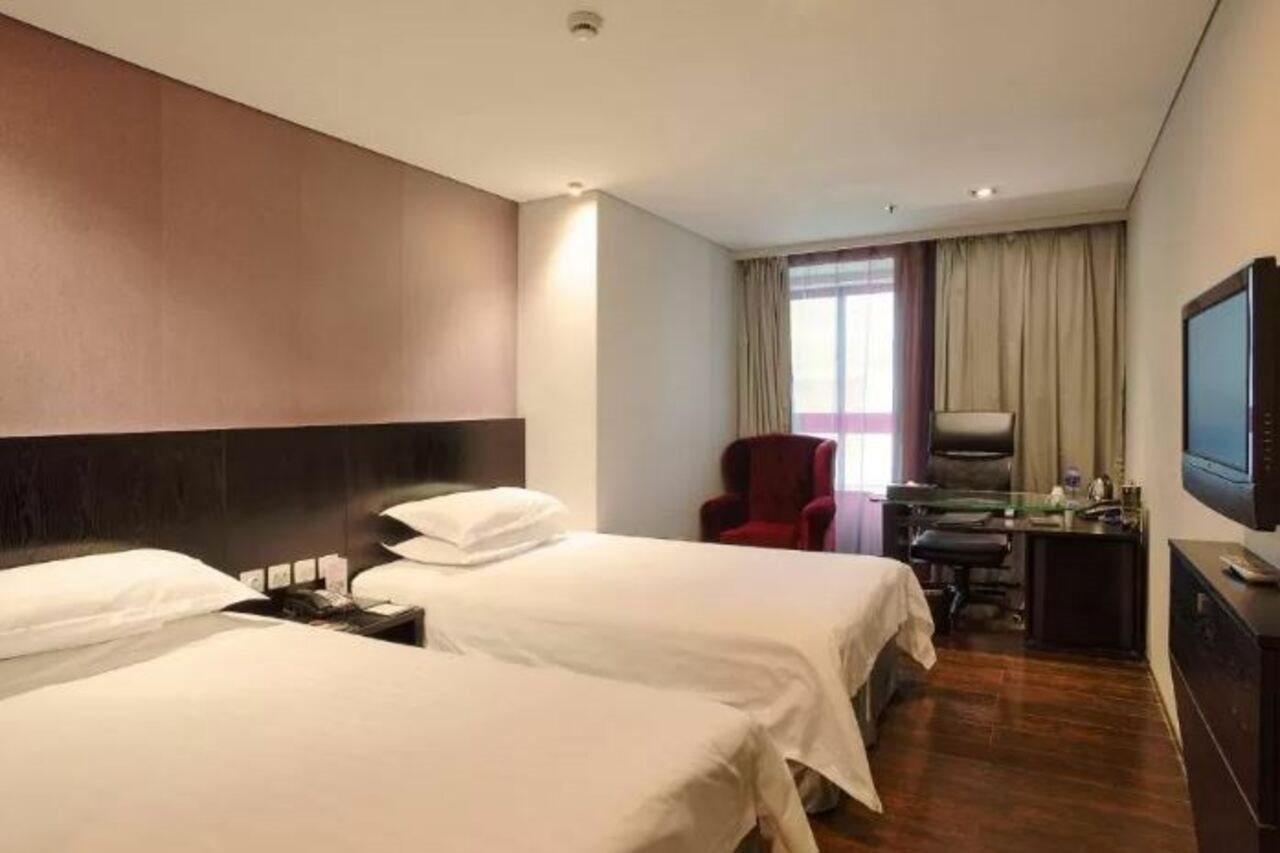 Fx Hotel Xujiahui - Shanghai Stadium Branch Exteriör bild