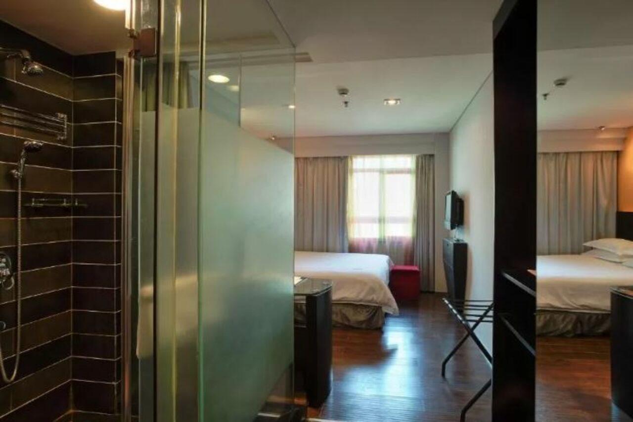 Fx Hotel Xujiahui - Shanghai Stadium Branch Exteriör bild
