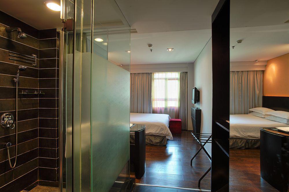 Fx Hotel Xujiahui - Shanghai Stadium Branch Exteriör bild