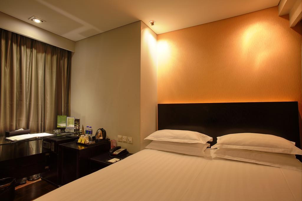 Fx Hotel Xujiahui - Shanghai Stadium Branch Exteriör bild