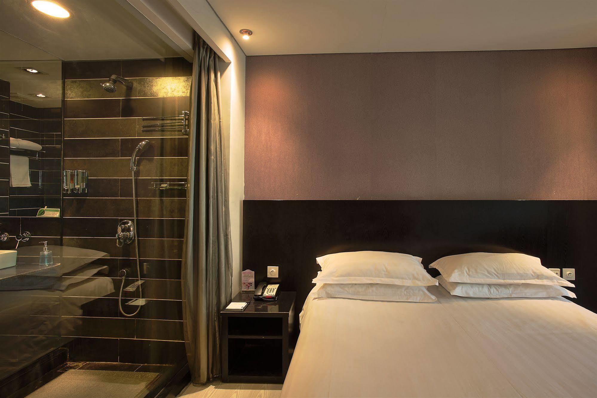Fx Hotel Xujiahui - Shanghai Stadium Branch Exteriör bild