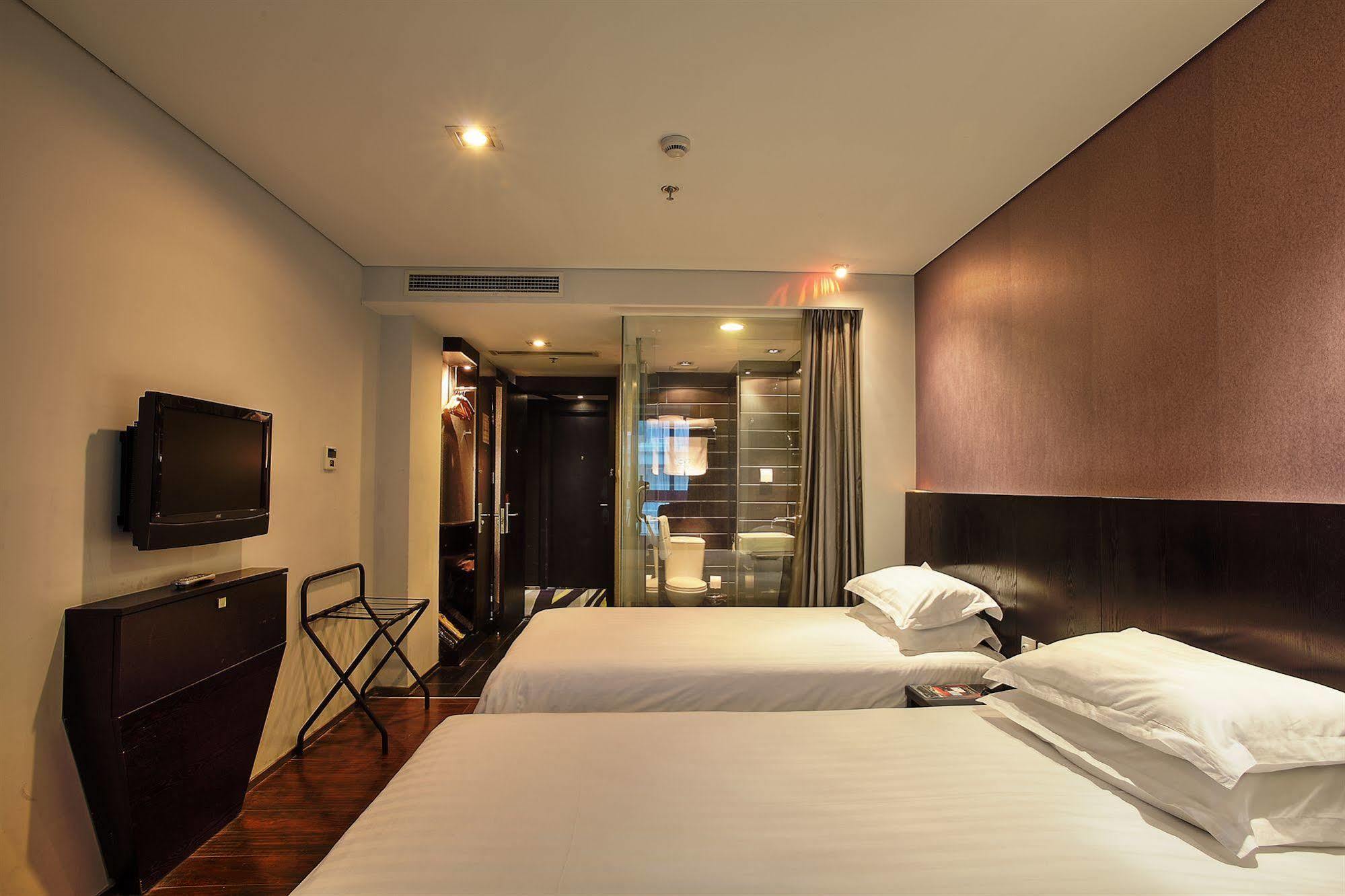 Fx Hotel Xujiahui - Shanghai Stadium Branch Exteriör bild