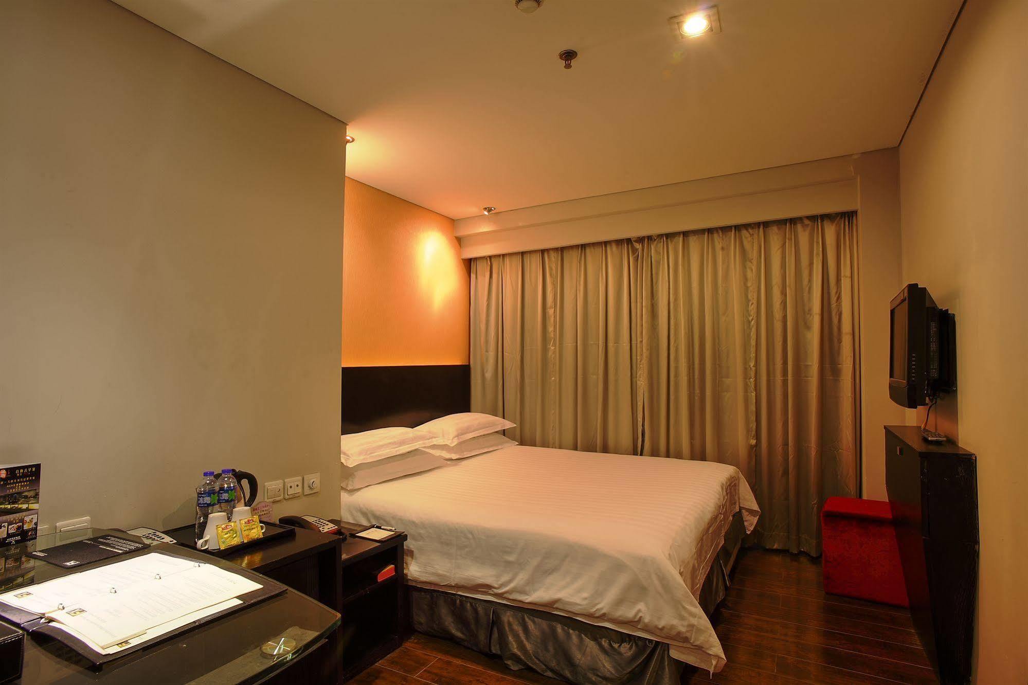 Fx Hotel Xujiahui - Shanghai Stadium Branch Exteriör bild