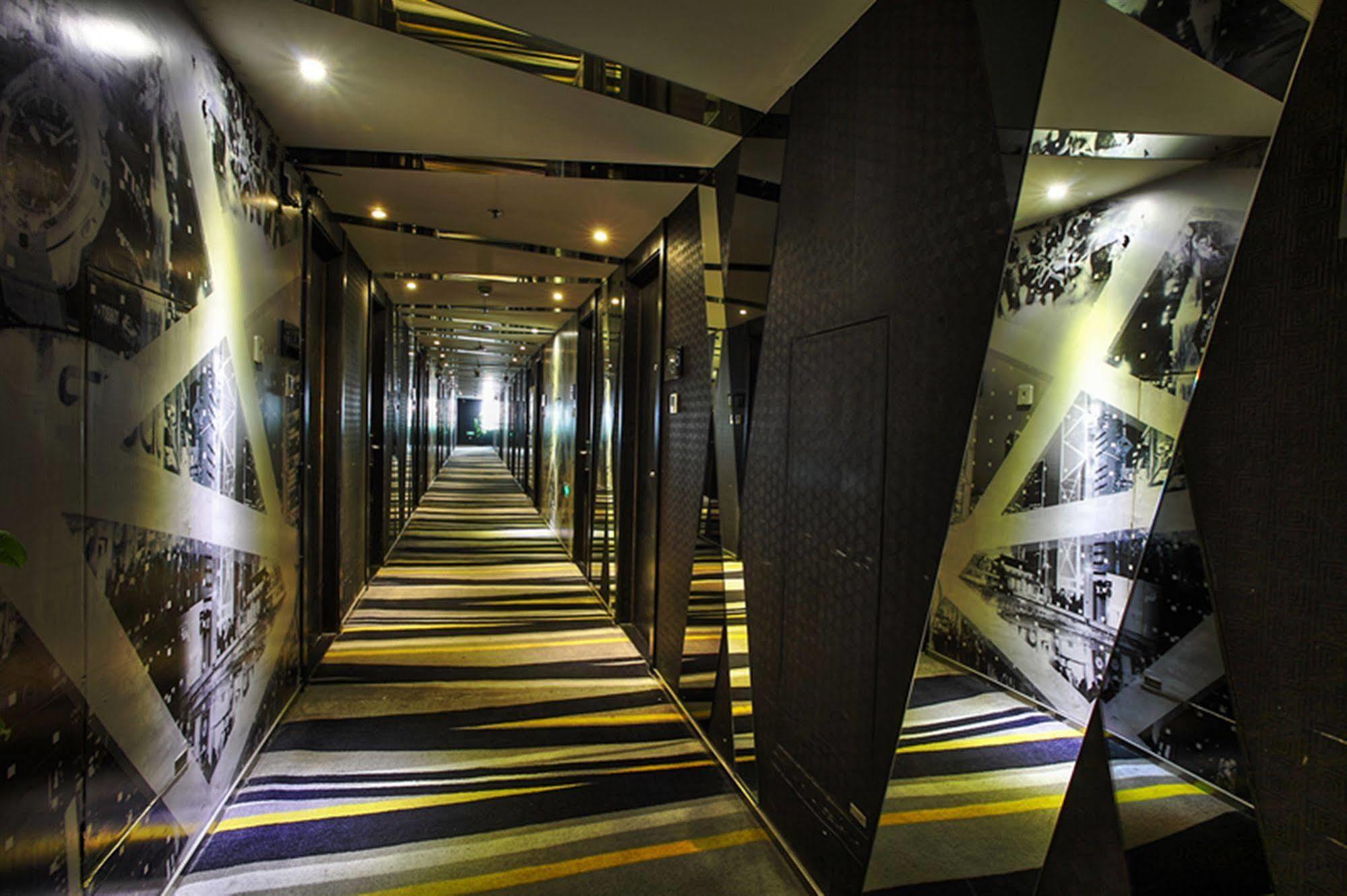 Fx Hotel Xujiahui - Shanghai Stadium Branch Exteriör bild